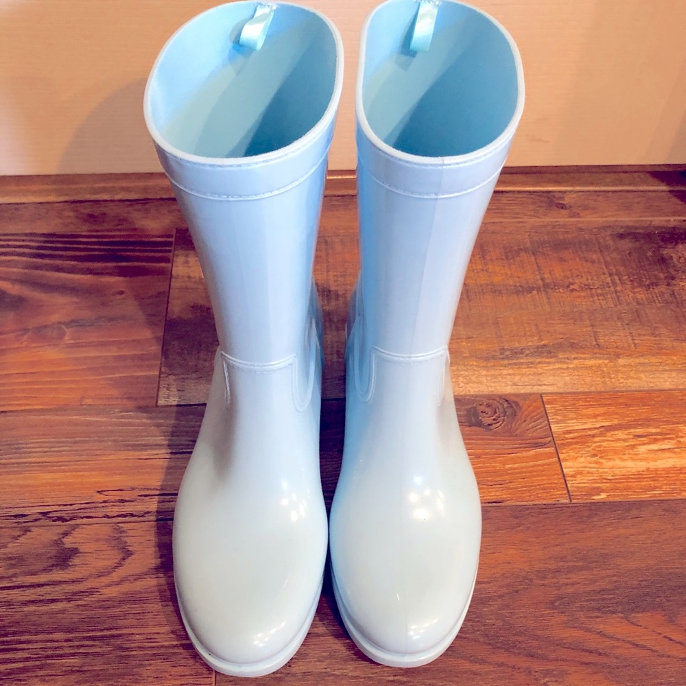 Rain boots
